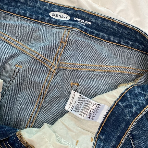 Old Navy Bermuda Shorts - Picture 2 of 3